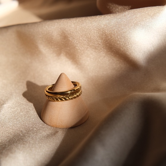 💕18K Gold Plated Stacked Twist Ring - Picture 8 of 8